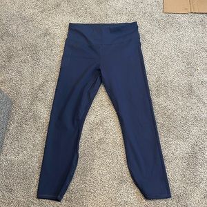 Under Armour Size L Navy Capris